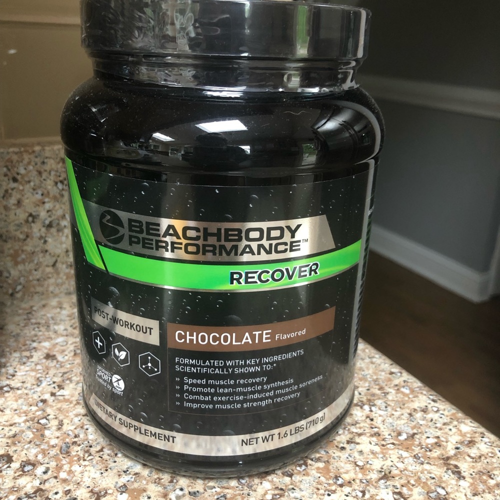 Beachbody chocolate whey recover-unopened